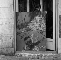 Constant with Verschroeide aarde [I] (1951), photo Violet Cornelisse, 1951