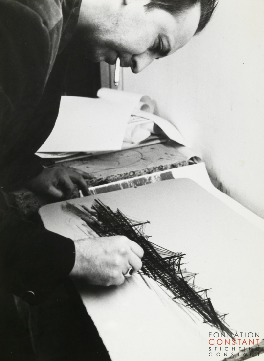 Constant Nieuwenhuys-Constant at printing house Piet Clement, 1963 Constant Nieuwenhuys-Constant at printing house Piet Clement, 1963