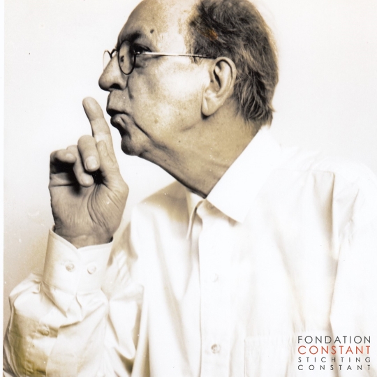 Portrait of Constant in front of a painting photo by Esmé van Bokhoven Portrait of Constant in front of a painting photo by Esmé van Bokhoven