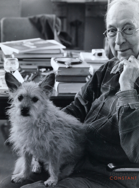Constant Nieuwenhuys-Constant and Tikus in his studio, 2001