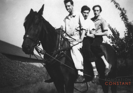Constant, Appel en Corneille te paard, Tegelen, 1949 Constant Nieuwenhuys, Appel en Corneille te paard, Tegelen, 1949