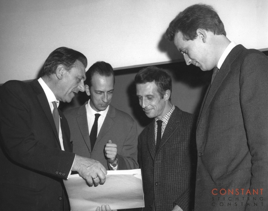 Constant and Aldo van Eyck receive the Sikkens Award, 1960 Constant Nieuwenhuys and Aldo van Eyck receive the Sikkens Award, 1960