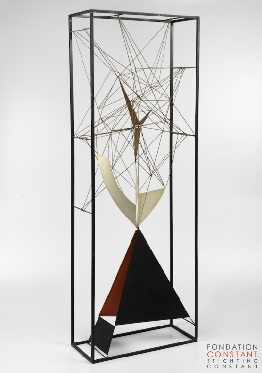 Constant-Draadconstructie in prisma, 1957 Constant Nieuwenhuys-Construction dans une volume, 1957