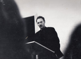 Volten lecturing